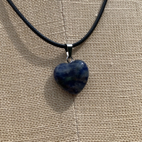 Handmade Genuine Stone Heart Amulet Necklace - Picture 6 of 9